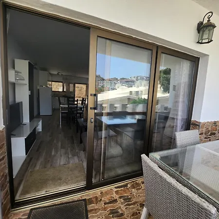 Appartement Modern Ground Floor , A Few Steps From The