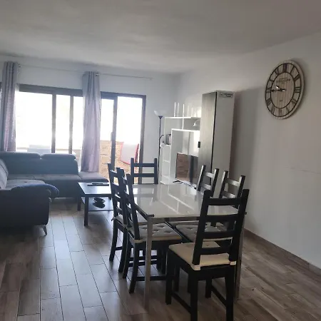 Modern Ground Floor , A Few Steps From The Apartment