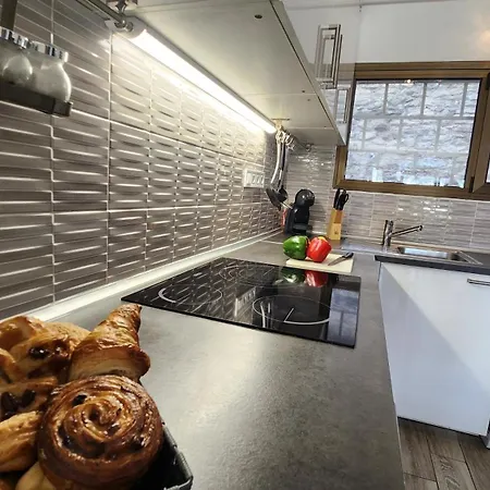 Apartment Modern Ground Floor , A Few Steps From The